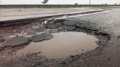 En la ruta 16 los baches gozan de buena salud