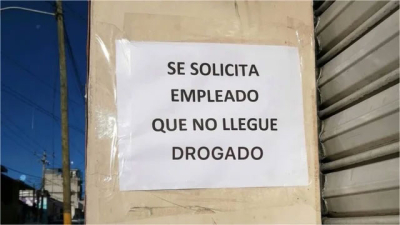 Buscaba un trabajador y pegó un desopilante cartel que se hizo viral