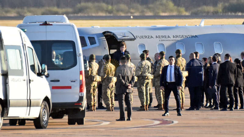 Javier Milei ya está en Resistencia y se dirige rumbo al megatemplo evangélico