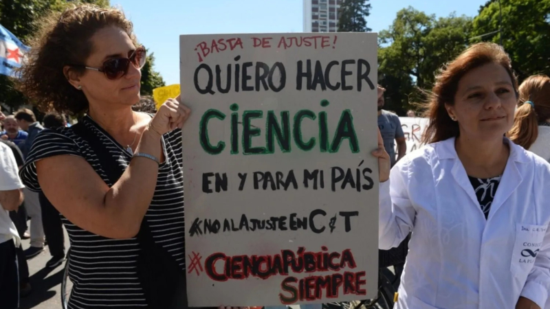 Milei reformó por decreto la Agencia I+D+i y alertan por intervención al CONICET