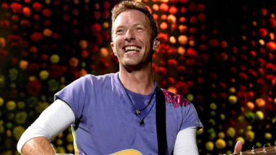 Chris Martin descubrió una infidelidad en pleno concierto de Coldplay: "O tienen una aventura o son muy tímidos"