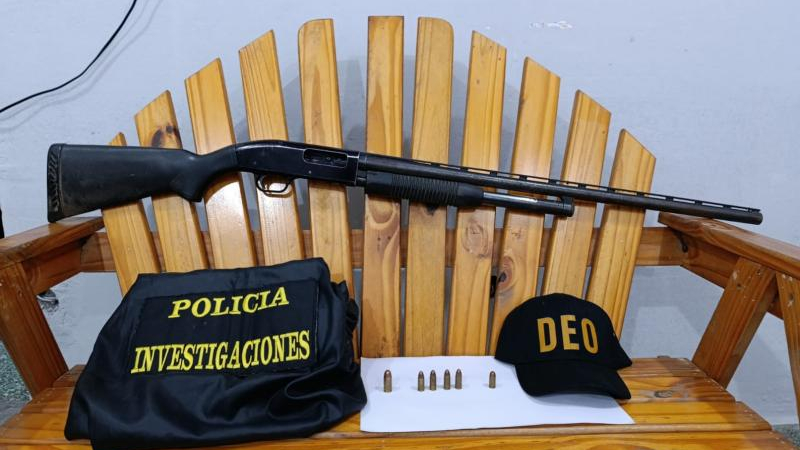 Incautaron armas y municiones en un allanamiento por un robo