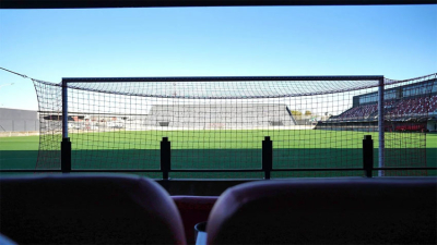 Chiqui Tapia inauguró el renovado estadio de Barracas Central