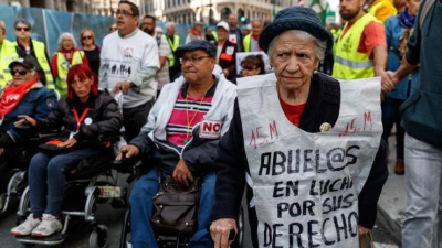 Desigualdades sociales y políticas también aceleran el envejecimiento