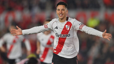 River despachó a Godoy Cruz a puro gol y manda en soledad