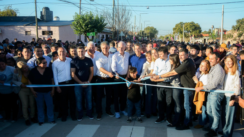 Satisfacción vecinal por el pavimento de la calle Tránsito Cocomarola