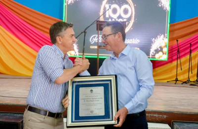 Reconocimiento del gobierno a la Cooperativa Agropecuaria de Machagai por sus 100 años