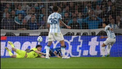 Racing volvió a ganarle a Vélez y es semifinalista de la Copa Libertadores