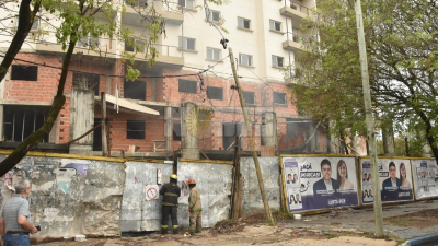Bomberos sofocaron un incendio en edificio en construcción en Resistencia