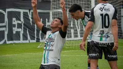 For Ever va por la clasificación ante un Morón que quiere ganar la zona