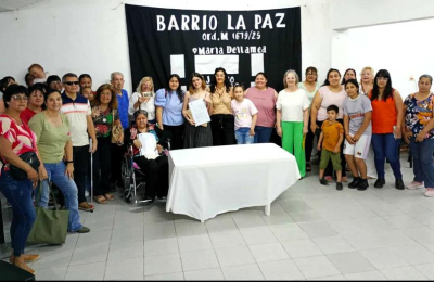 Imponen nombres de mujeres a pasajes del barrio La Paz