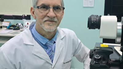 Advierten sobre falsos médicos: una amenaza creciente para la salud visual