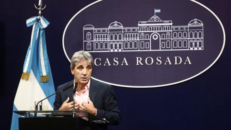 Reforma tributaria: Caputo dijo que incluirá una baja del impuesto a las Ganancias
