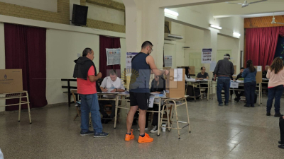 Elecciones legislativas: hasta el mediodía votó el 23% del padrón electoral