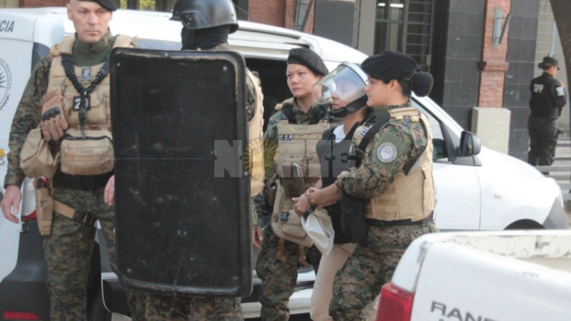 Unos 100 efectivos para la seguridad y más de 50 testigos