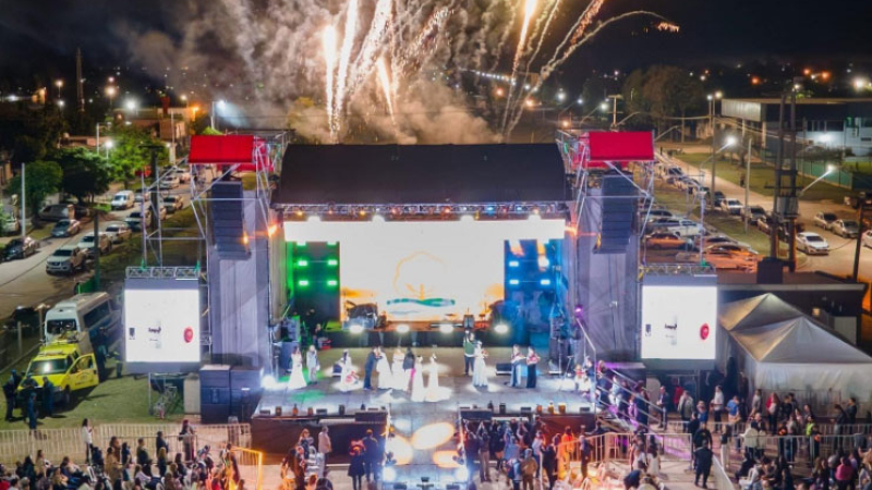 Irina Marinof es la reina de la Fiesta Nacional del Algodón