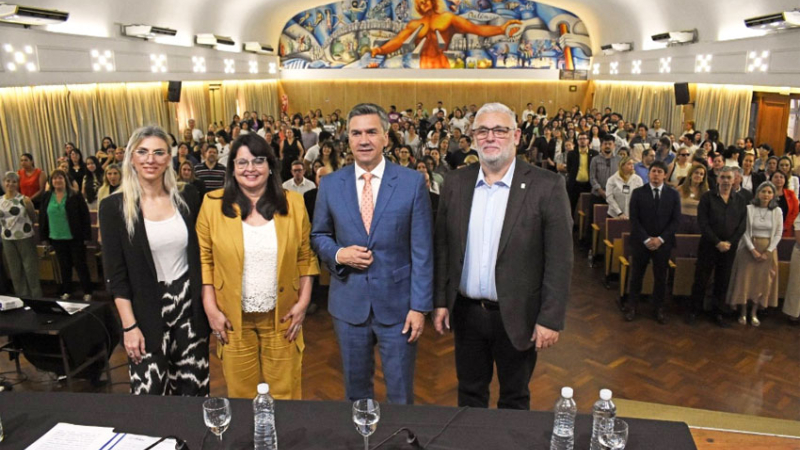 El gobernador Zdero presente en el Congreso Internacional de Discapacidad