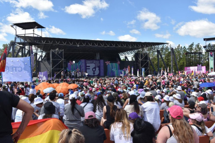 encuentro de mujeres anfiteatro 1.jpg