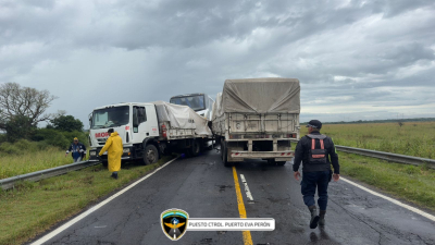 Sin lesionados, pero con demoras: incidente vial entre camión y ómnibus en la Ruta 11