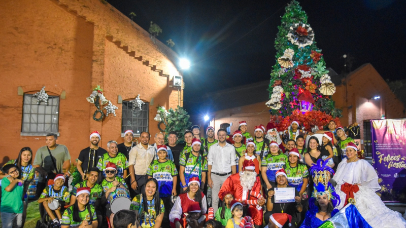 Fontana enciende su árbol navideño este sábado 20