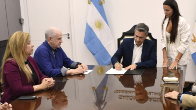Zdero y Nikisch firmaron traspaso a la provincia del museo "Augusto Schulz"