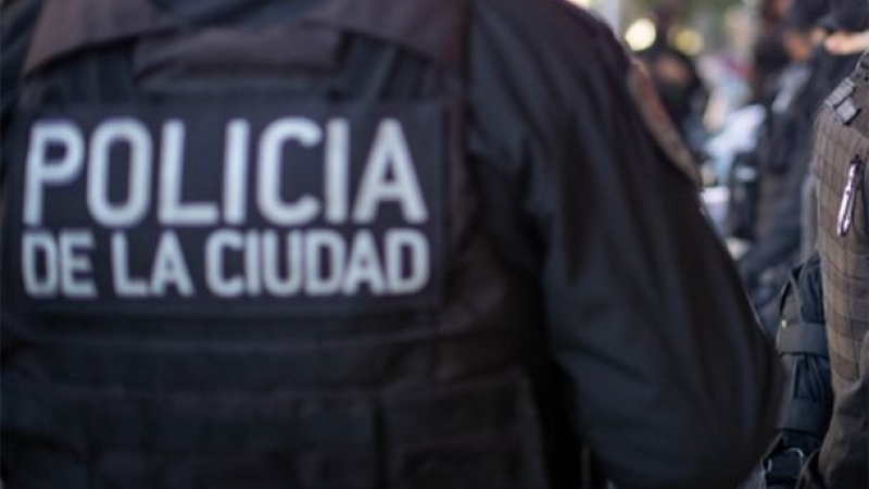 Investigan la muerte de un hombre a manos de la policía porteña
