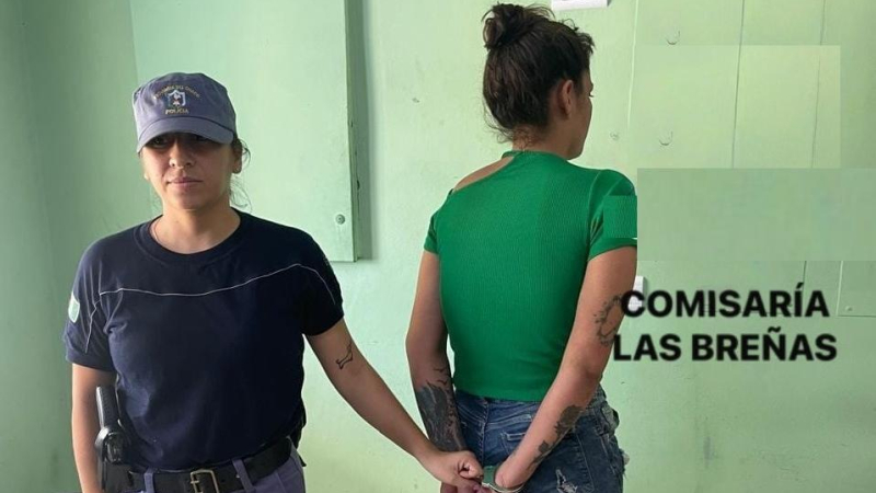 Por una falsa emergencia, se quedó con el celular del vecino