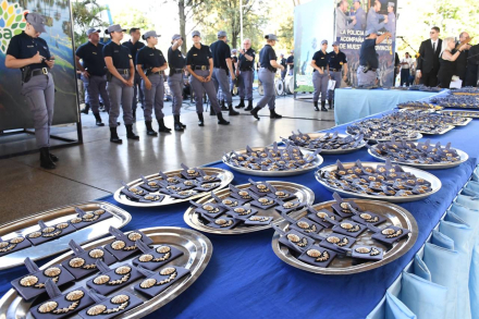 Acto de ascenso de la Policía.jpg