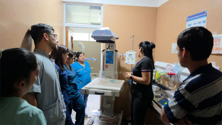 Entrega-resucitador-infantil-hospital-Las-Lomitas-1.jpg