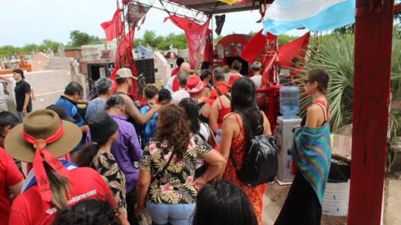Un devoto del Gauchito Gil murió atragantado con un caramelo