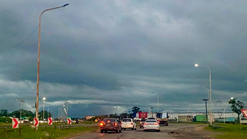 La amenaza se hizo realidad y las fuertes lluvias ya se sienten en el Gran Resistencia