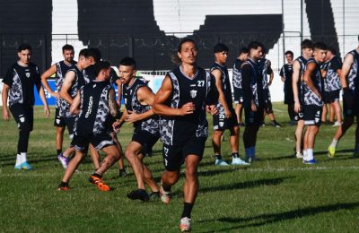For Ever partió a Salta y mañana debuta en el Triangular de Verano