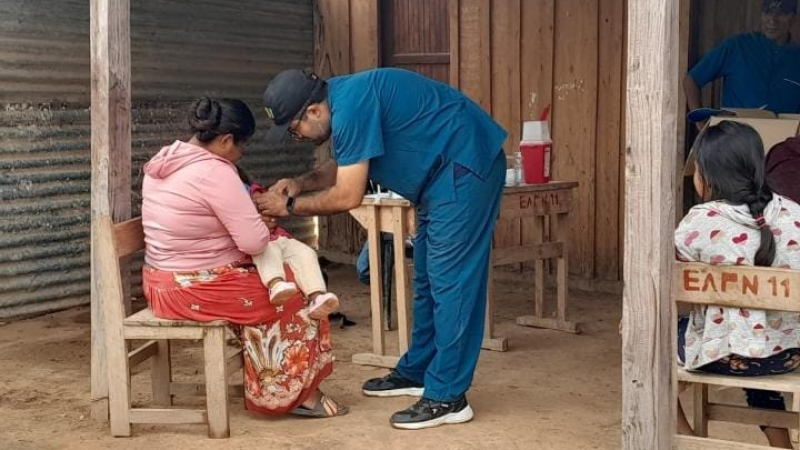 Atención de centros de salud en comunidades originarias