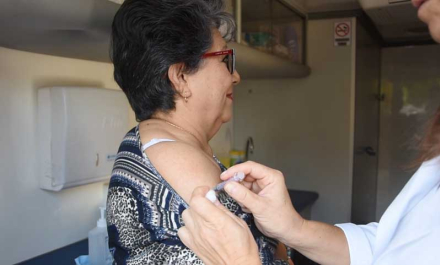 Vacunación antigripal adultos mayores 1.jpg