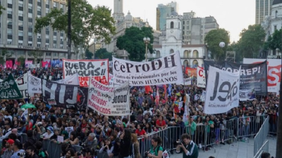 Denuncian "giro político" hacia el kirchnerismo