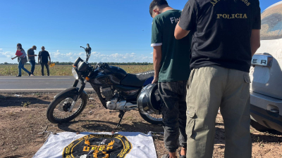 Quiso evitar un control, chocó a una policía y terminó detenido con cocaína