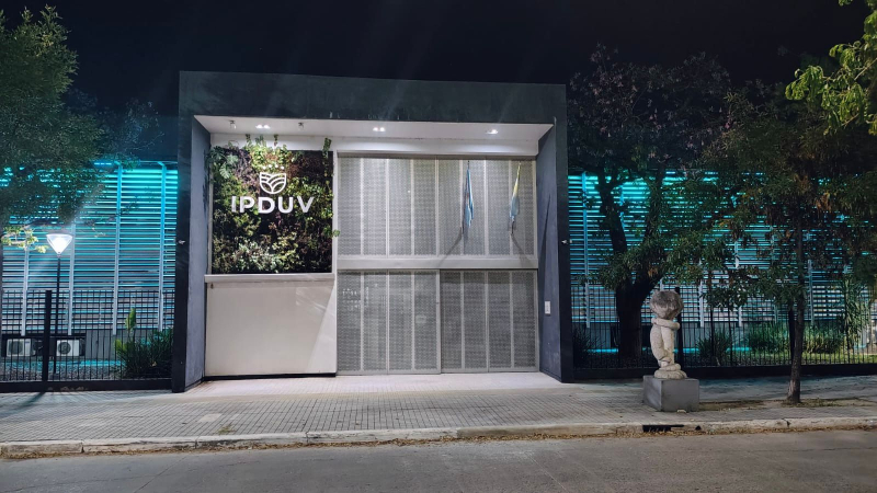 El IPDUV se ilumina de azul para concientizar sobre el autismo