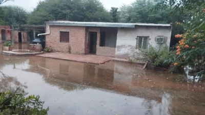 Más de 150 personas afectadas por el desborde del "río chico"