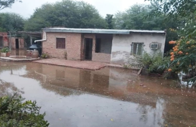 Más de 150 personas afectadas por el desborde del "río chico"