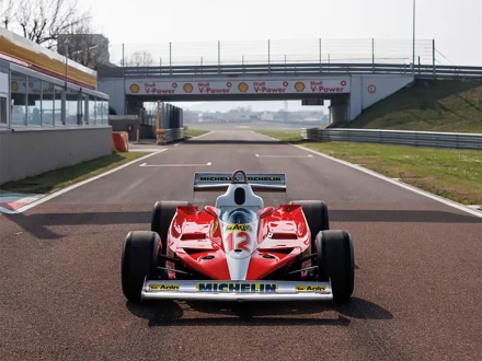 ferrari3.jpg
