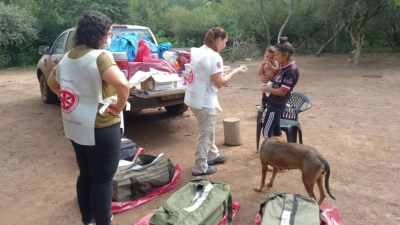 Médicos voluntarios llevan al corazón de El Impenetrable su campaña sanitaria