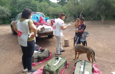Médicos voluntarios llevan al corazón de El Impenetrable su campaña sanitaria