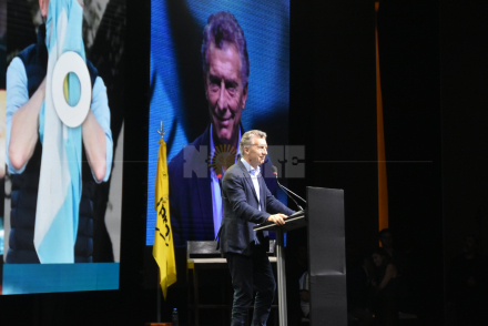 MACRI2.JPG