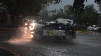 Resistencia y un lunes con lluvias intensas, con gran actividad eléctrica