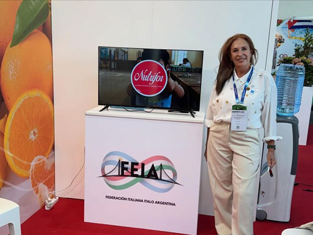 La-Magíster-Mónica-Reyes,-socia-de-CAMEFOR,-fue-la-Speaker-de-la-empresa-estatal-Nutrifor.jpg