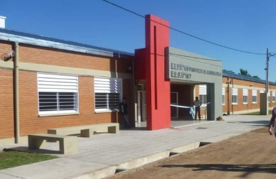Retiraron a los alumnos de la EEP 159 tras una explosión eléctrica en un aula