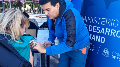 Excelente jornada de vacunación en plaza San Martín