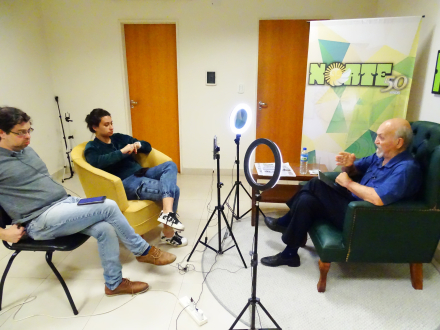 Mauro Valenzuela y Rosario Fernández con entrevistado.jpg