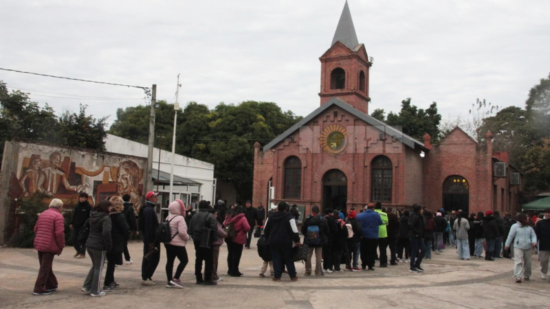 Una multitud volvió a colmar Puerto Tirol en una jornada de fe