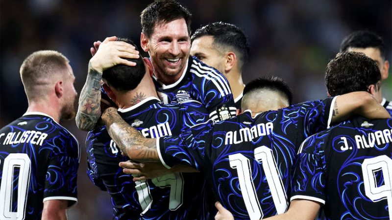 A días del Mundial, Argentina recuperó el primer puesto